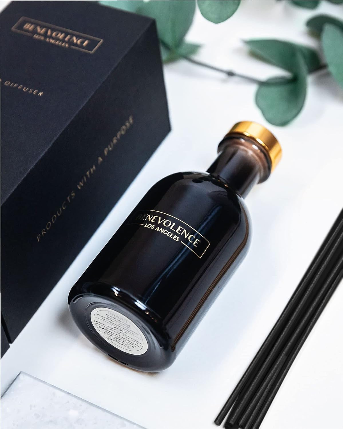 Aromatherapy Reed Diffuser Set in Rose & Sandalwood - Elegant Home Fragrance with Gift Box for Bath and Décor